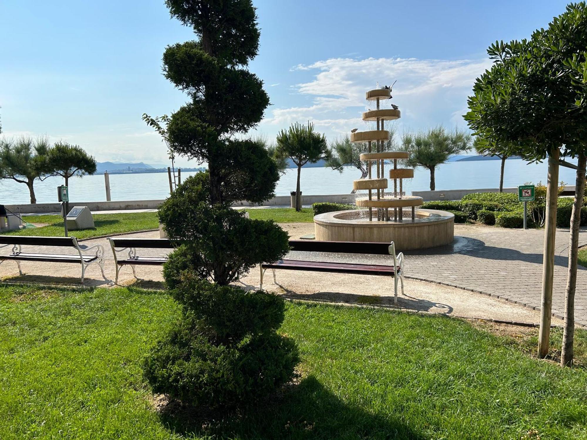 Apartment Blanca With Jacuzzi,Terase And Private Parking Kaštela エクステリア 写真