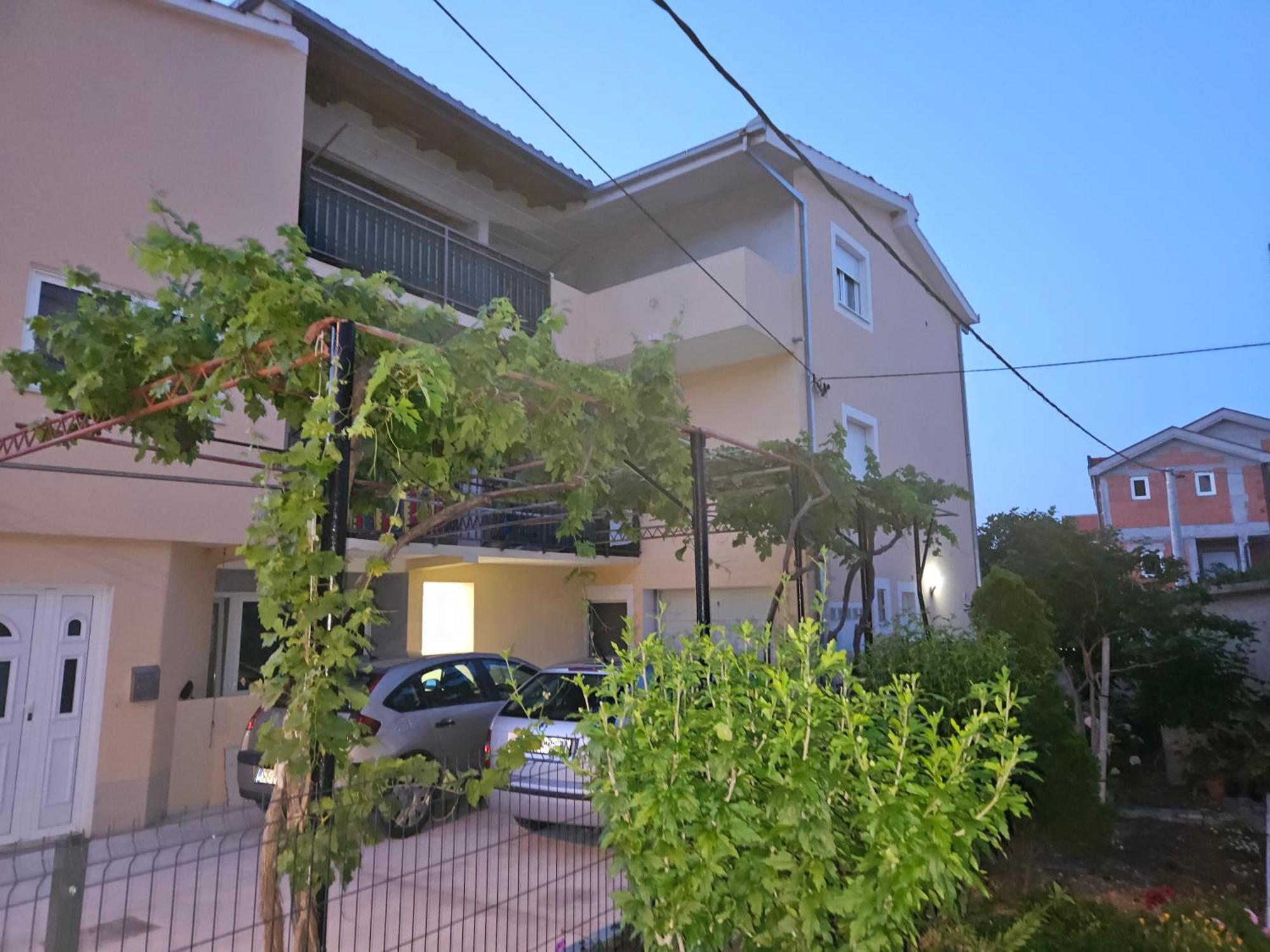 Apartment Blanca With Jacuzzi,Terase And Private Parking Kaštela エクステリア 写真