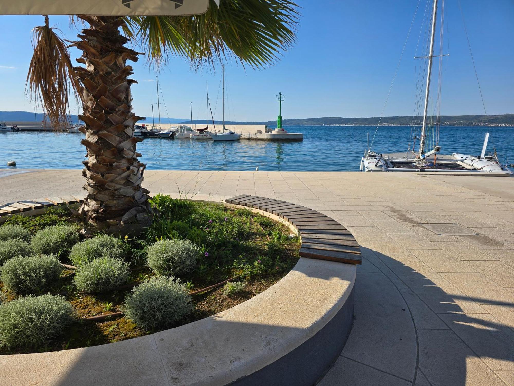 Apartment Blanca With Jacuzzi,Terase And Private Parking Kaštela エクステリア 写真