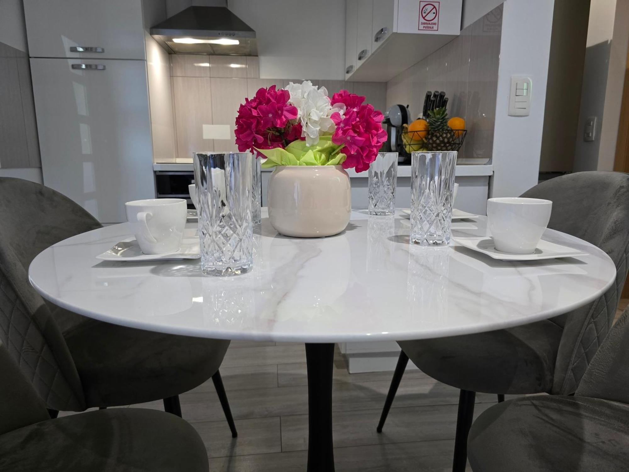 Apartment Blanca With Jacuzzi,Terase And Private Parking Kaštela エクステリア 写真