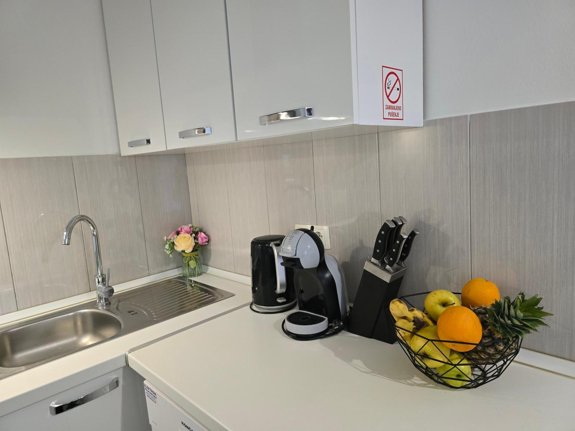 Apartment Blanca With Jacuzzi,Terase And Private Parking Kaštela エクステリア 写真