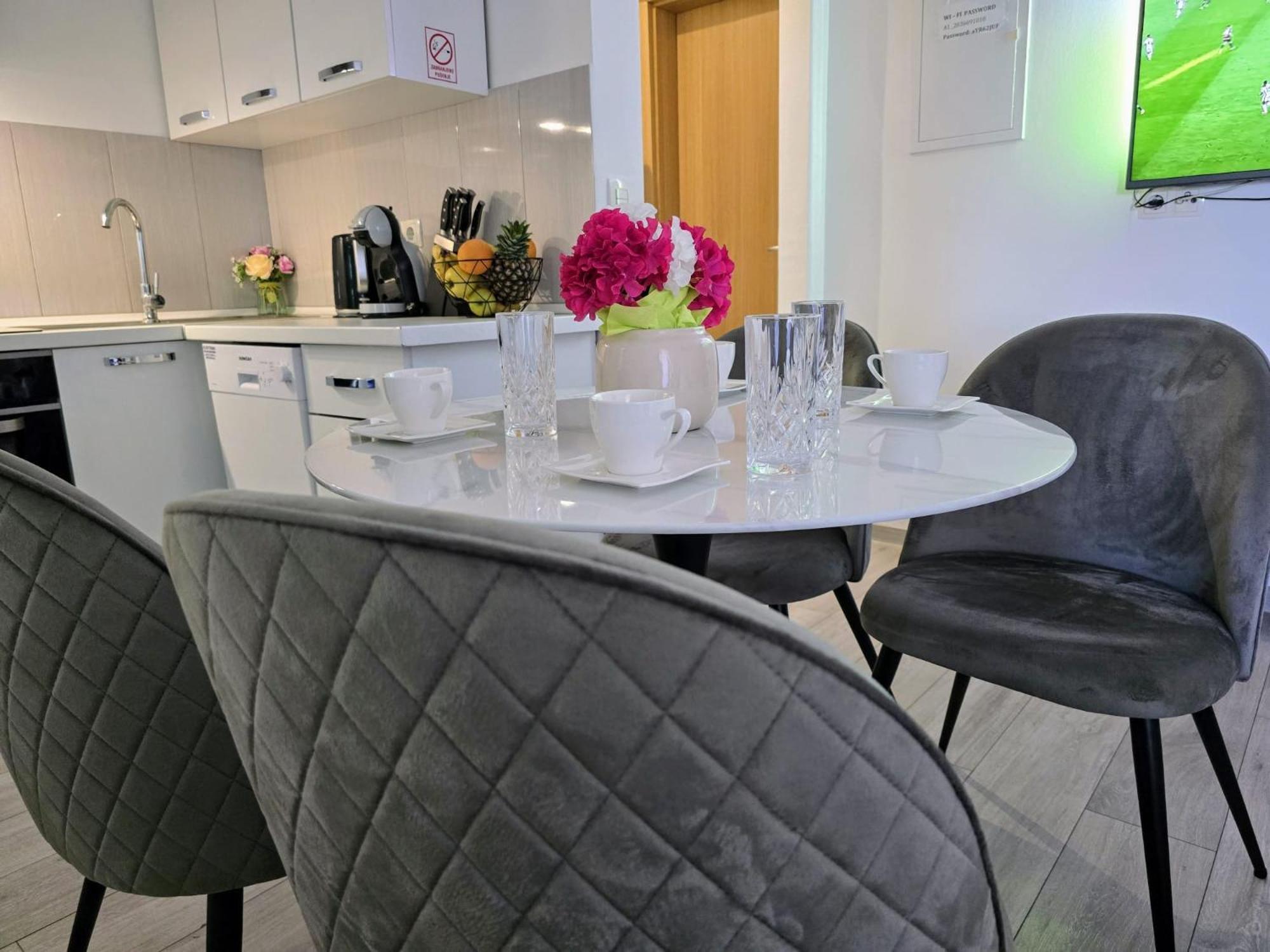 Apartment Blanca With Jacuzzi,Terase And Private Parking Kaštela エクステリア 写真